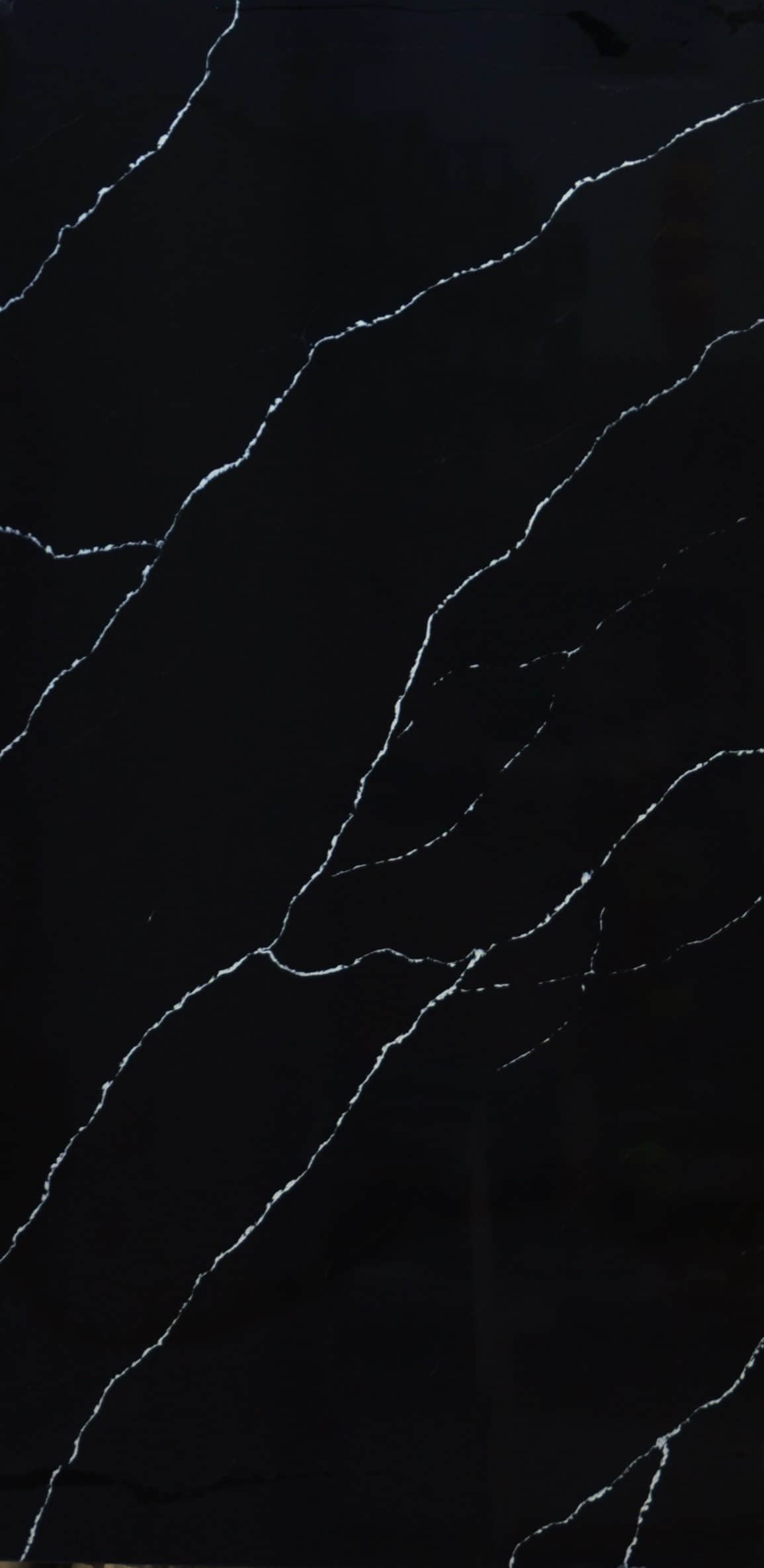 Engineered Stone H2806 Nero Marquina with white veining.